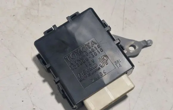 Toyota C-HR I Window control relay 85940F4010 4230003010