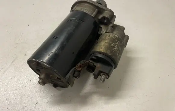 Mercedes-Benz E W211 Starter motor a0051516601
