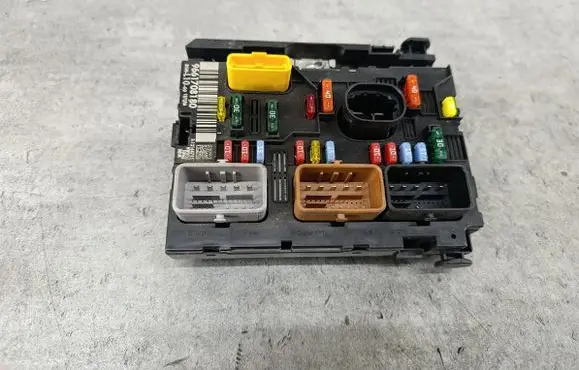 Peugeot 207 BSM Control unit 9661708180