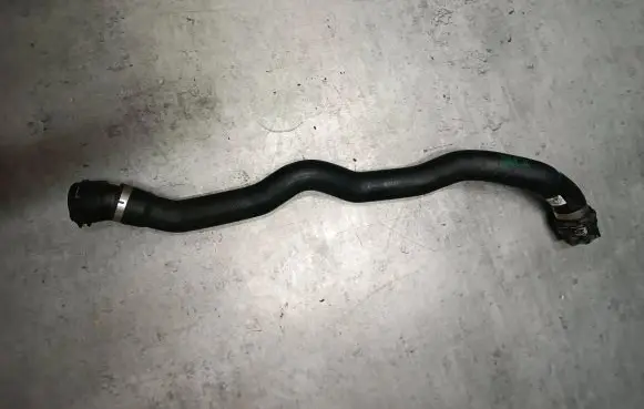 BMW 5 G30 G31 Engine coolant pipe/hose 8654834
