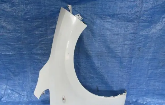 Nissan Pathfinder R50 Fender