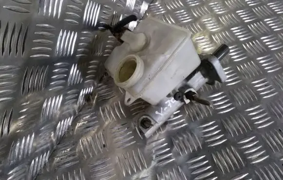 Volvo V70 Master brake cylinder 9157933 9485183