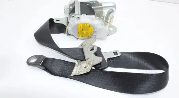 Lexus CT 200H Front seatbelt