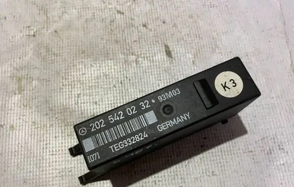 Mercedes-Benz C W202 Light module LCM a2025420232 2025420232