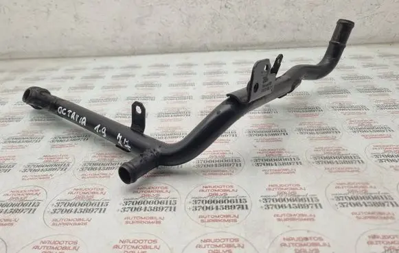 Skoda Octavia Mk2 (1Z) Engine coolant pipe/hose 038121065CS