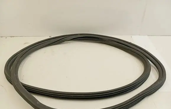 Porsche Macan (95B) Front door rubber seal 95B831721B 95B831721
