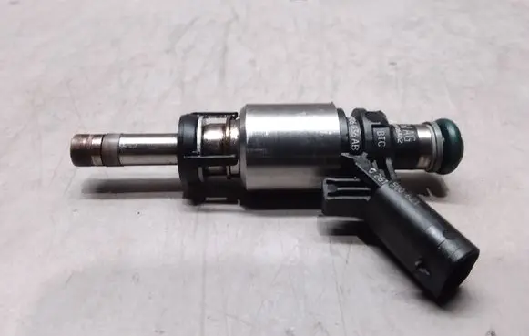 Audi A4 S4 B8 8K Fuel injector 06H906036AB