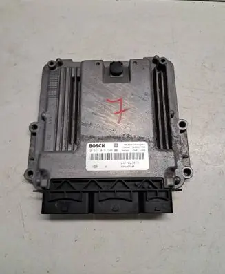 Renault Clio IV Engine control unit/module 0281019148