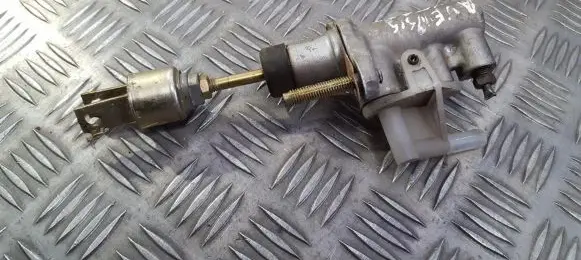 Toyota Avensis Verso Clutch master cylinder