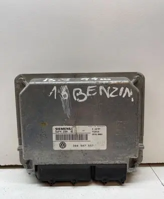 Volkswagen PASSAT B5 Engine control unit/module 3B0907557