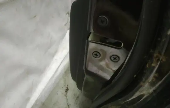 Mazda 2 Front door lock