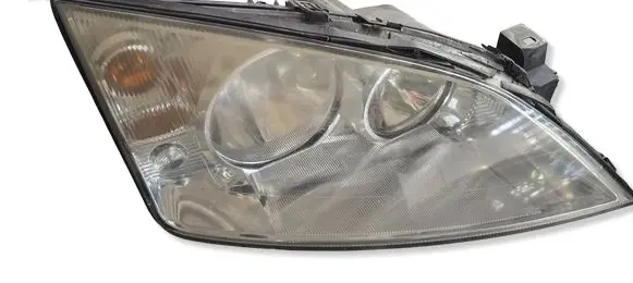 Ford Mondeo Mk III Headlight/headlamp 0301174202