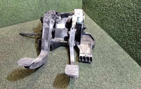 Citroen Jumper Pedal assembly 25863700 2582501056