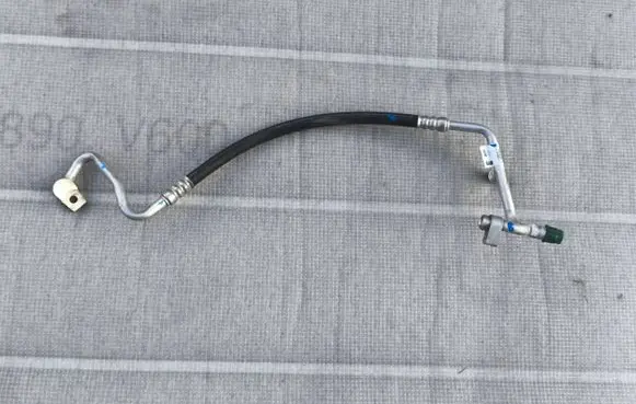 Ford Ecosport Air conditioning (A/C) pipe/hose GN1519972UA