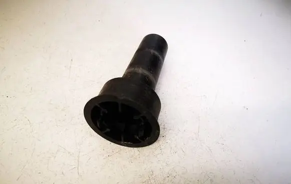 Volkswagen PASSAT B5.5 Spare wheel bolt