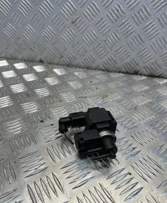 Volkswagen Phaeton Turbo solenoid valve 059906629A 4262442