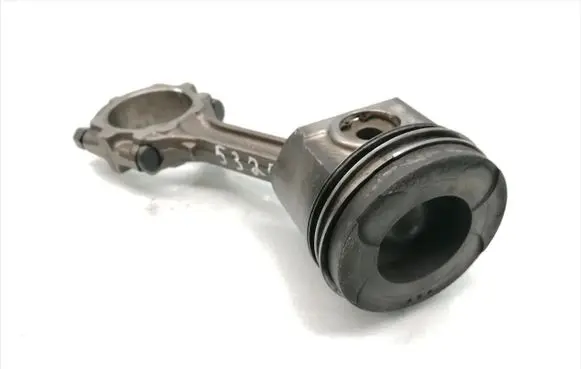Nissan X-Trail T30 Piston with connecting rod 