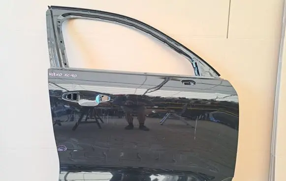 Volvo XC40 Front door 