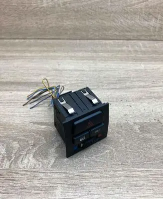 BMW 3 E90 E91 Hazard light switch 9132421