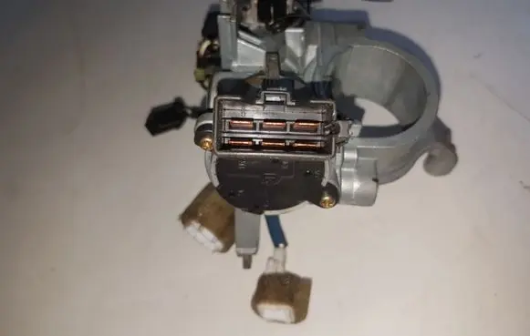 Mitsubishi Pajero Ignition lock 337860