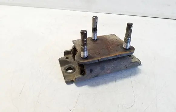 Nissan Navara D23 Gearbox mount 