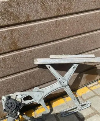 Mercedes-Benz E W210 Front door electric window regulator 191742XXX E2409