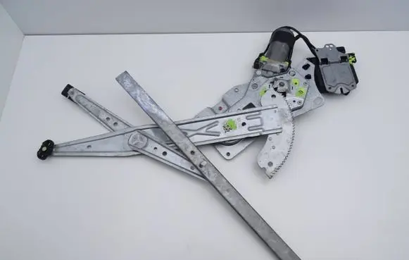 Renault Laguna I Front door window regulator with motor 0130821643