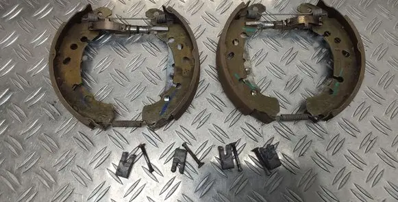 Toyota Yaris Handbrake/parking brake pads 