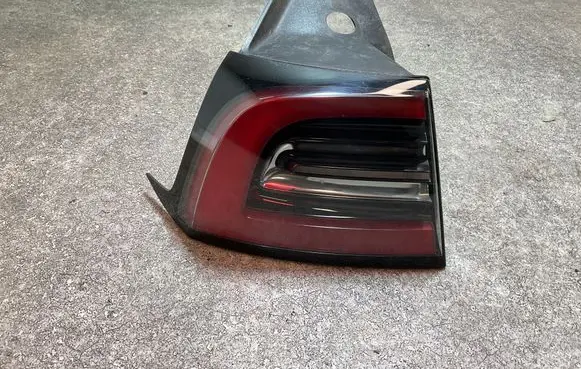 Tesla Model 3 Rear/tail lights 