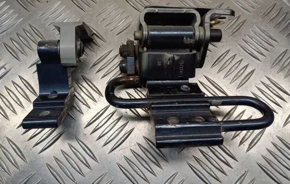 Audi A6 S6 C6 4F Rear door hinge set 8E0833412