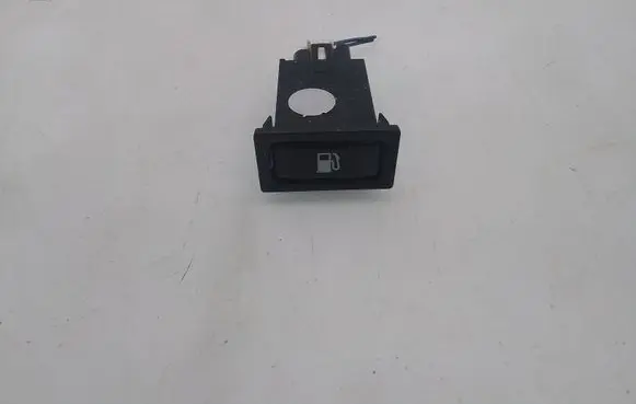 Toyota Avensis T250 Fuel tank opening switch 156795