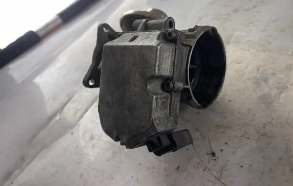 Volkswagen Touran I Throttle valve 03g128063 408240121001