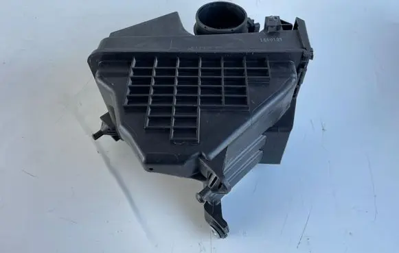 KIA Sportage Air filter box 28110D3200