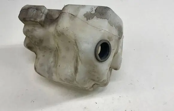 Renault Scenic II - Grand scenic II Windshield washer fluid reservoir/tank 8200104705 8200104706