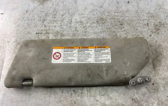 Mitsubishi Pajero Sport I Sun visor