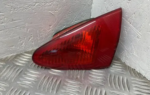 Alfa Romeo 147 Tailgate rear/tail lights 46747825 46556346 03321010