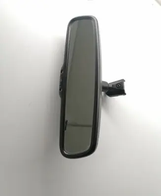 Nissan Qashqai Rear view mirror (interior) E11015892