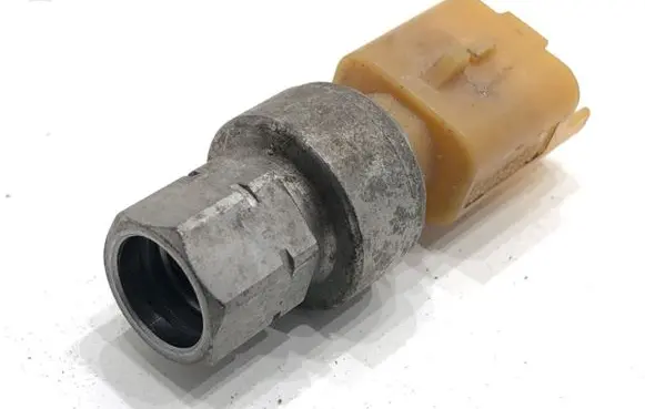 Peugeot 3008 II Air conditioning (A/C) pressure sensor 9833078680