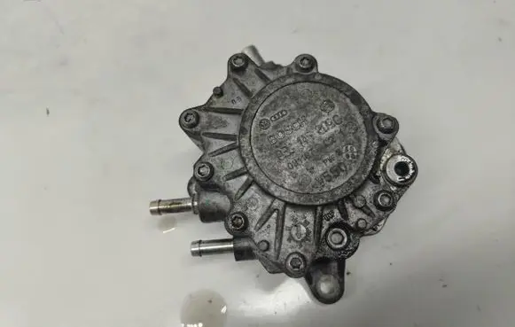 Audi A3 S3 A3 Sportback 8P Vacuum pump 03G145209C 081107