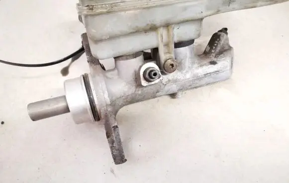 Renault Scenic II - Grand scenic II Master brake cylinder
