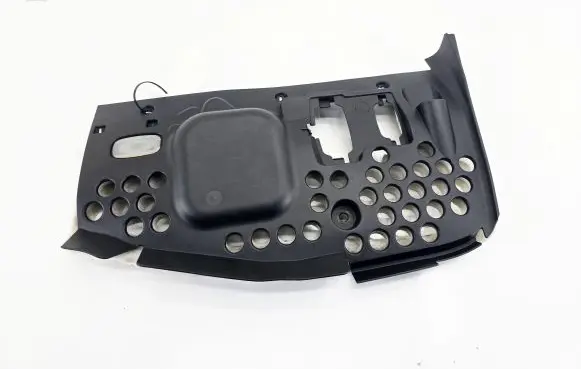 Mercedes-Benz ML W164 Dashboard lower bottom trim panel A1646800517
