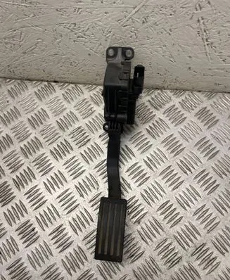 Volvo V50 Accelerator throttle pedal 4M519F836CK 6PV00864131