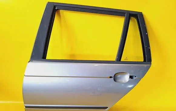 BMW 3 E46 Rear door