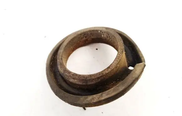 Hyundai i30 Front coil spring rubber mount 553442R000