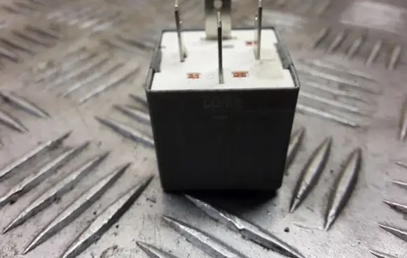 Volkswagen PASSAT B5 Other relay 3B0911251 WL061287009