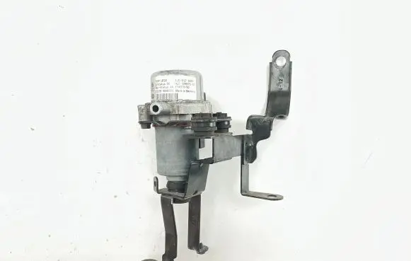 Audi A1 Vacuum pump 1J0612181D