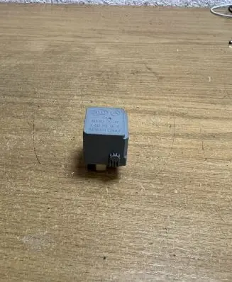 Mercedes-Benz C W204 Other relay A0025422619 F4066