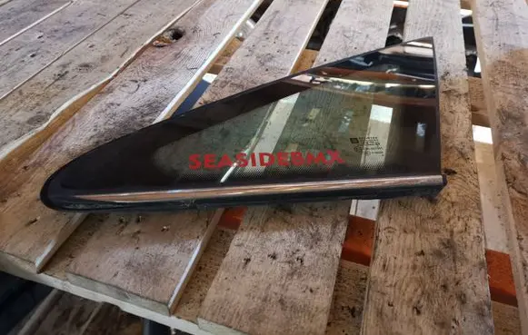 Opel Zafira B Front triangle window/glass 