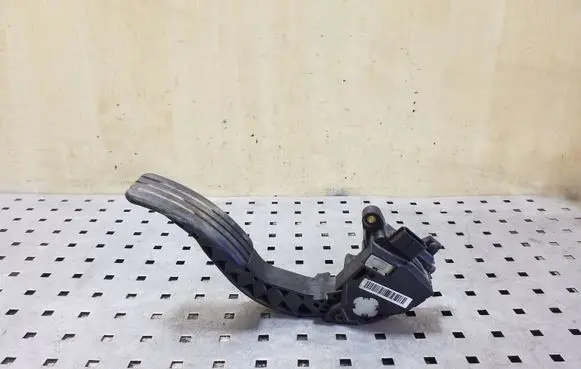 Renault Trafic III (X82) Accelerator throttle pedal 180020024R