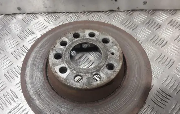 Volkswagen PASSAT B6 Rear brake disc